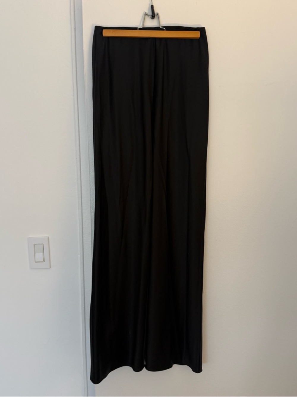 Reformation Gale Satin Mid Rise Bias Pant Black - Picture 3 of 5